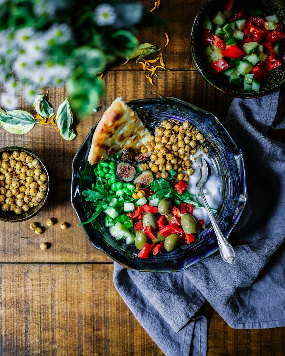 Traditionelles Weißwurstfrühstück mit Brezn und süßem Senf
